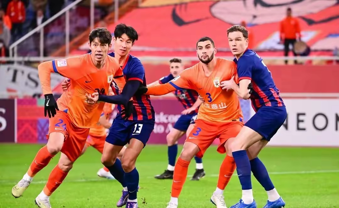 英雄联盟-关于山东泰山迎亚冠关键赛，关键时刻迎来里程碑，球迷炸锅，临场指挥获称赞的信息