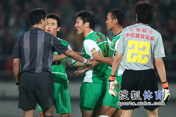 华体会体育-包含今晨体能课后，北京国安强势反弹备战全明星赛，更衣室稳定，训练强度明显提升的词条